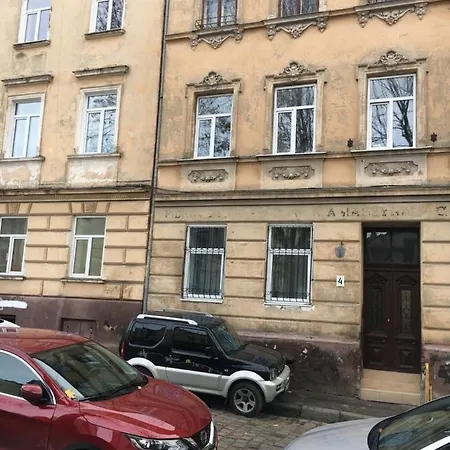 On Mosyazhna Street 4