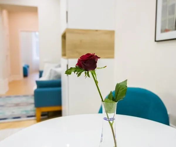 On Mosyazhna Street 4 Apartment