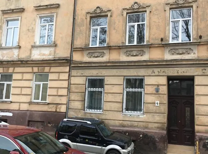 On Mosyazhna Street 4