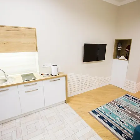 דירה On Mosyazhna Street 4 *